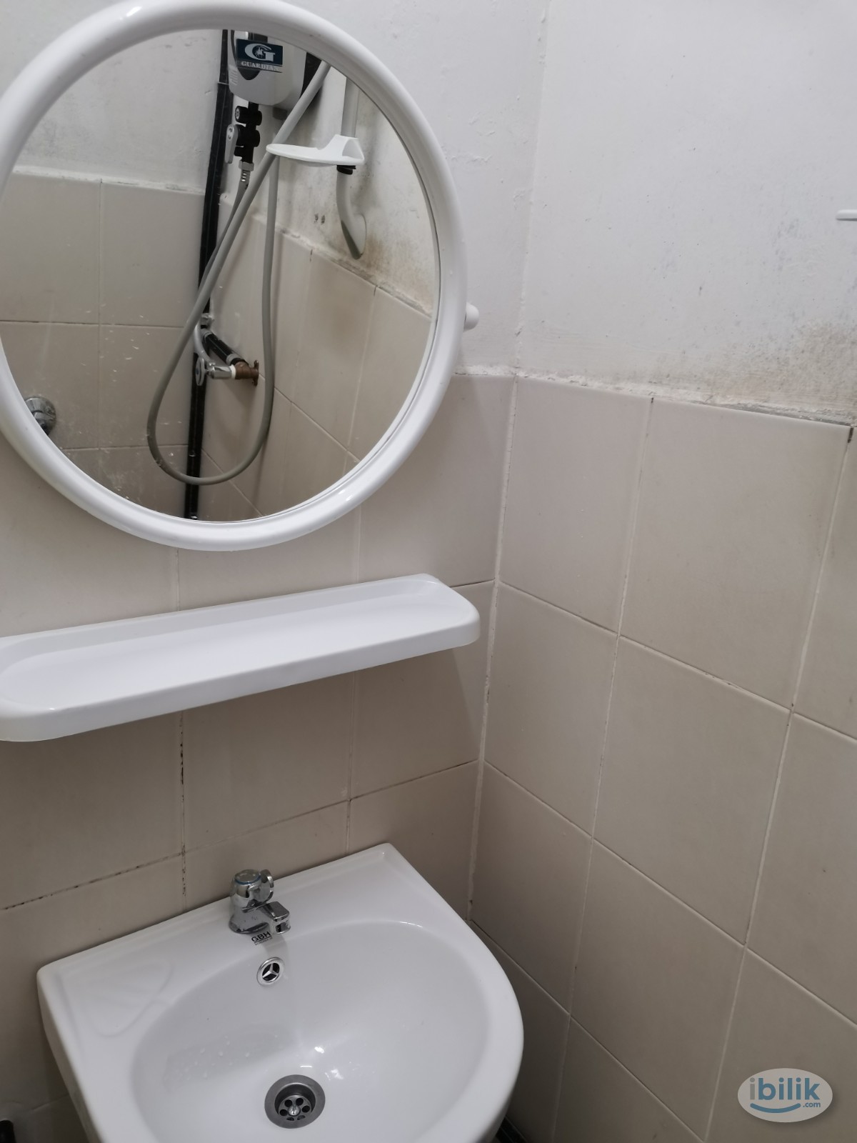 Desa Pinang 2 Master Room with aircond & included Utilities Share Bathroom MIX GENDER - Image 1