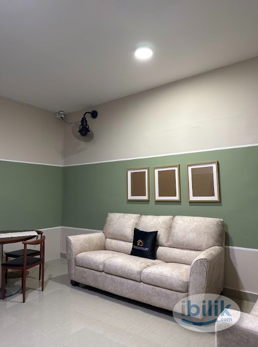 Master Room at Amerin Residence, Balakong - Image 4