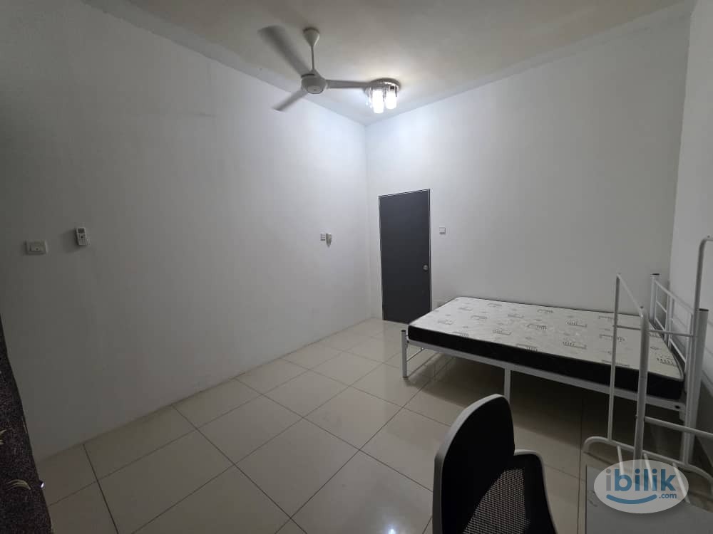 BANDAR 16 SIERRA, PUCHONG, MEDIUM ROOM TO RENT, ZERO DEPOSIT - Image 2