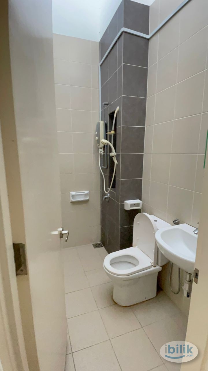 Spacious & Affordable Single Room to Rent | Shah Alam Glenmarie - Image 2