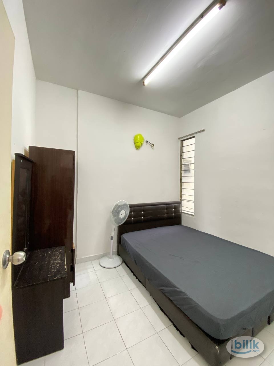 Middle Room at N-Park, Batu Uban - Image 1
