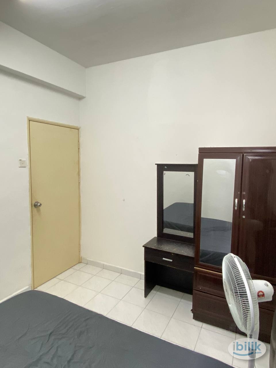 Middle Room at N-Park, Batu Uban - Image 3
