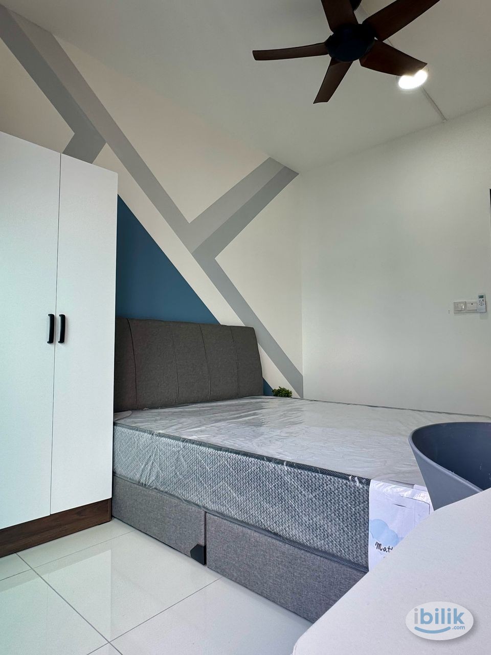 🔥EduMetro, USJ 1, Subang, NEW CONDO Medium Room🔥Fully Furnish NEW 10” Mattress Aircond Wardrobe Table Chair - Image 1