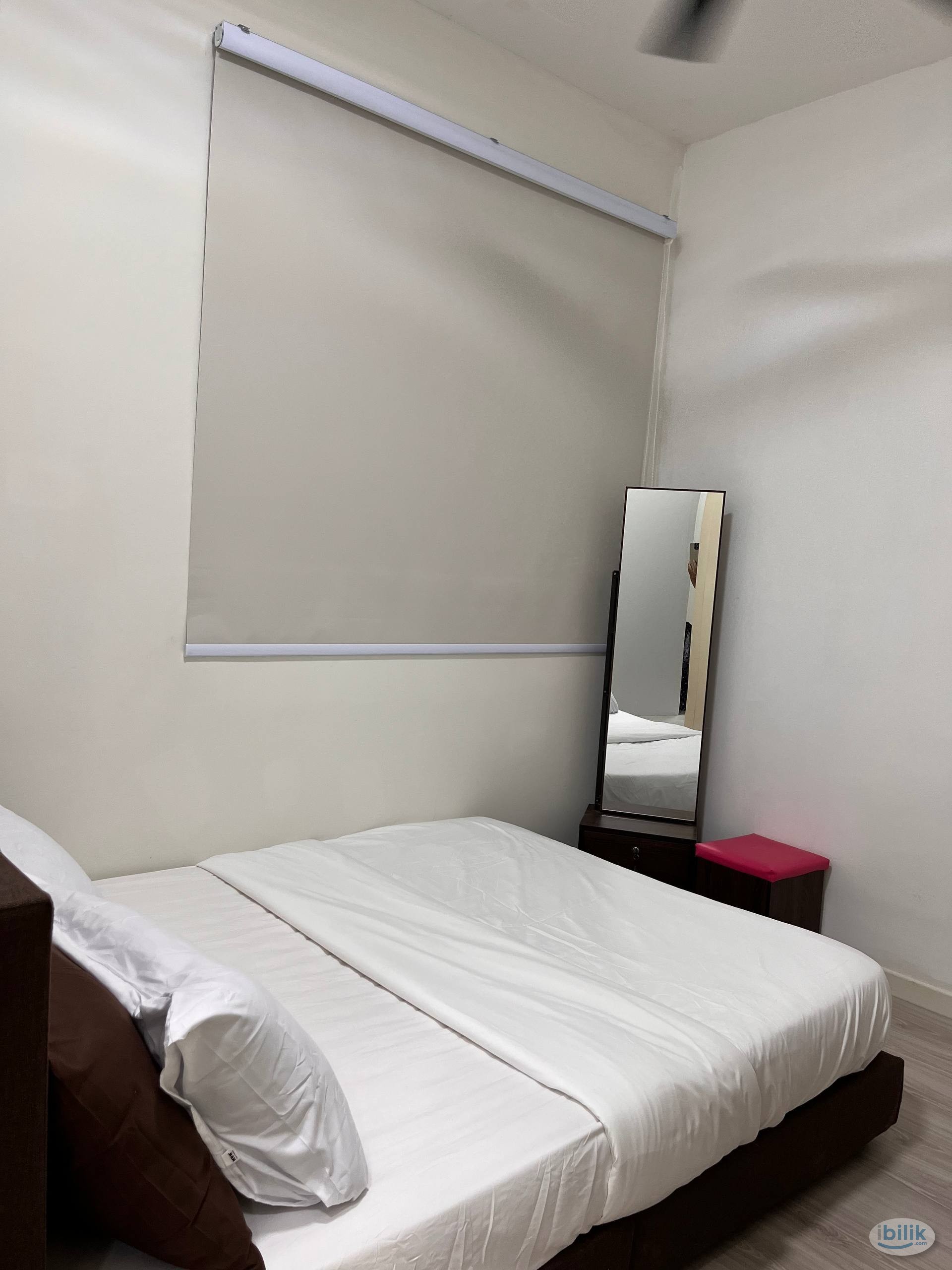 Middle Room at Meta Residences Putra Permai, Seri Kembangan - Image 2