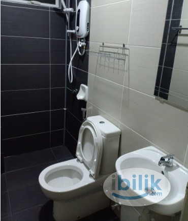 KLIA 1 & 2 Male Unit Middle Room For RENT - Image 3