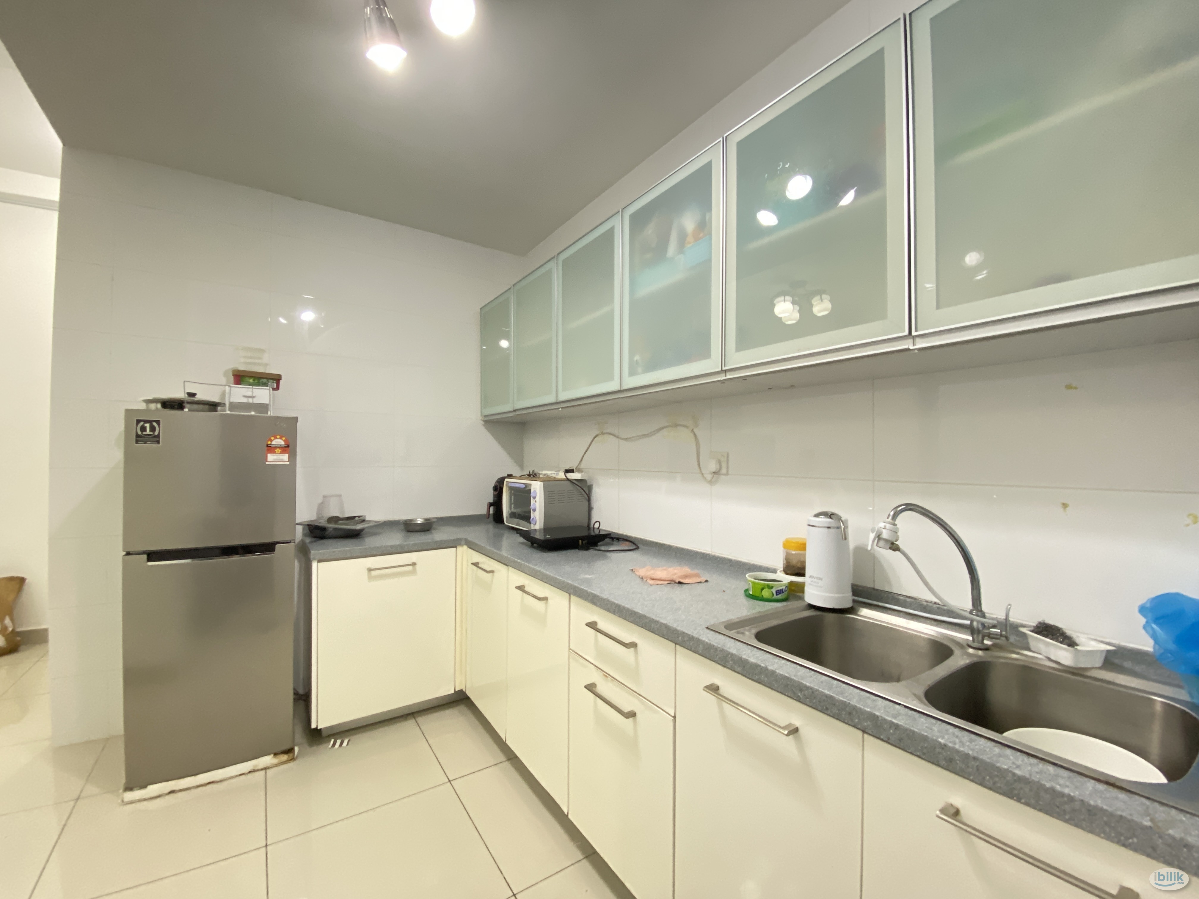 Master Room at D'Aman Residence, Puchong - Image 4
