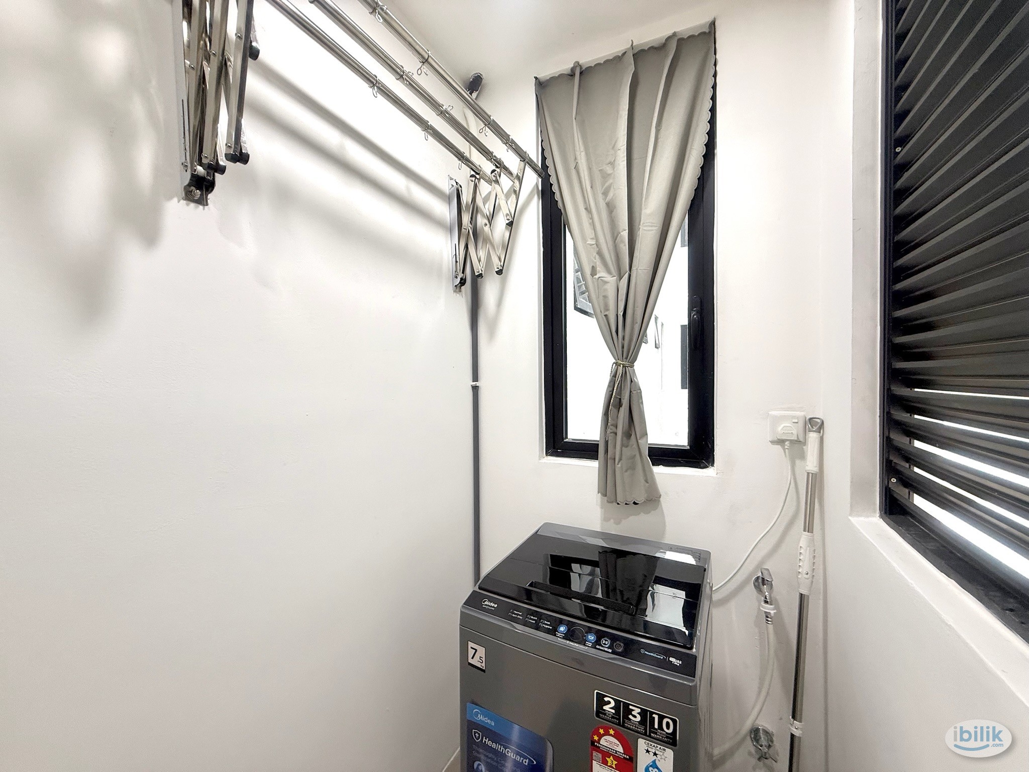 Master Room with private bathroom at Batu Kawan, Seberang Perai - Image 5