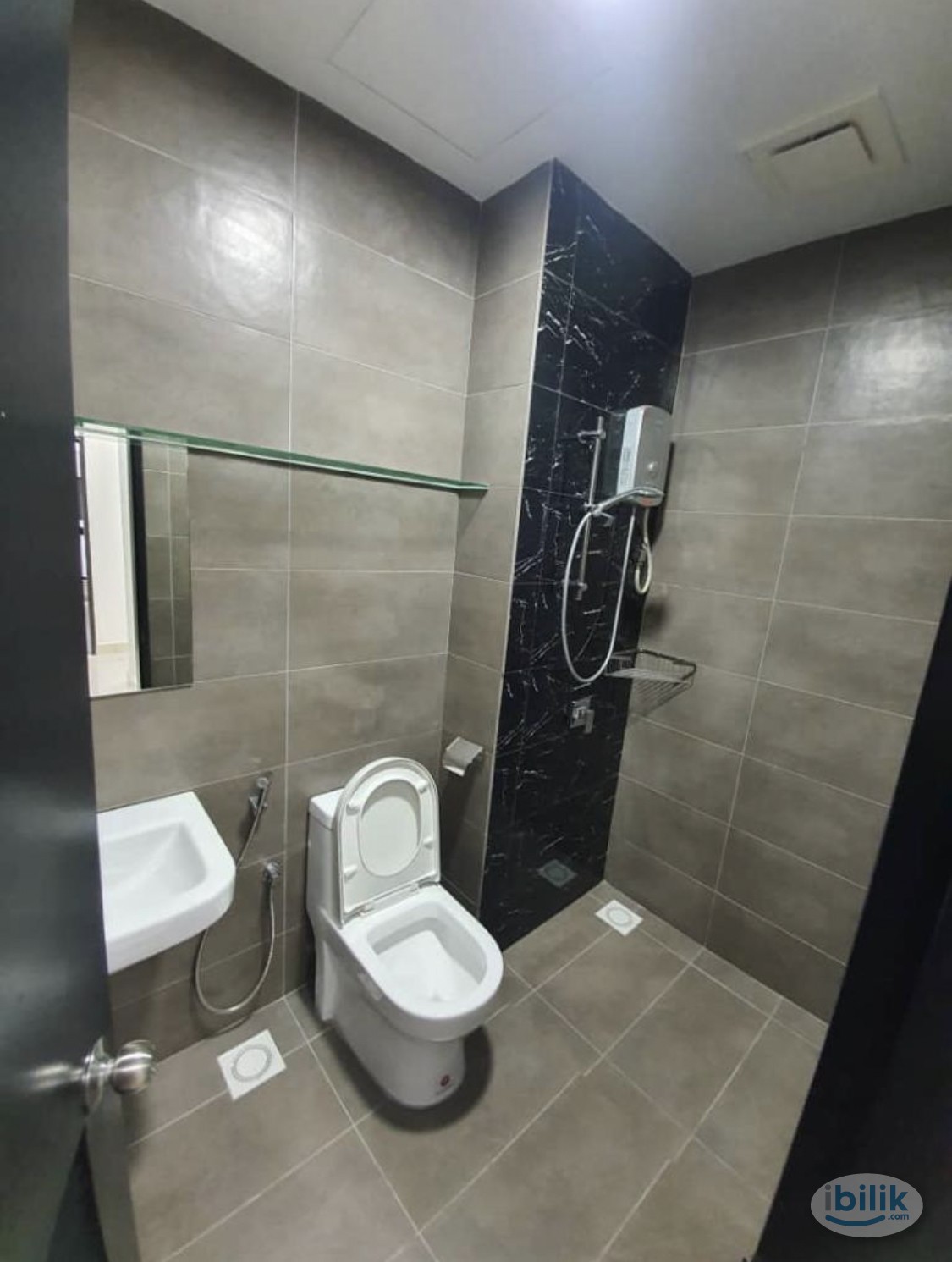 Single room for rent - Image 2