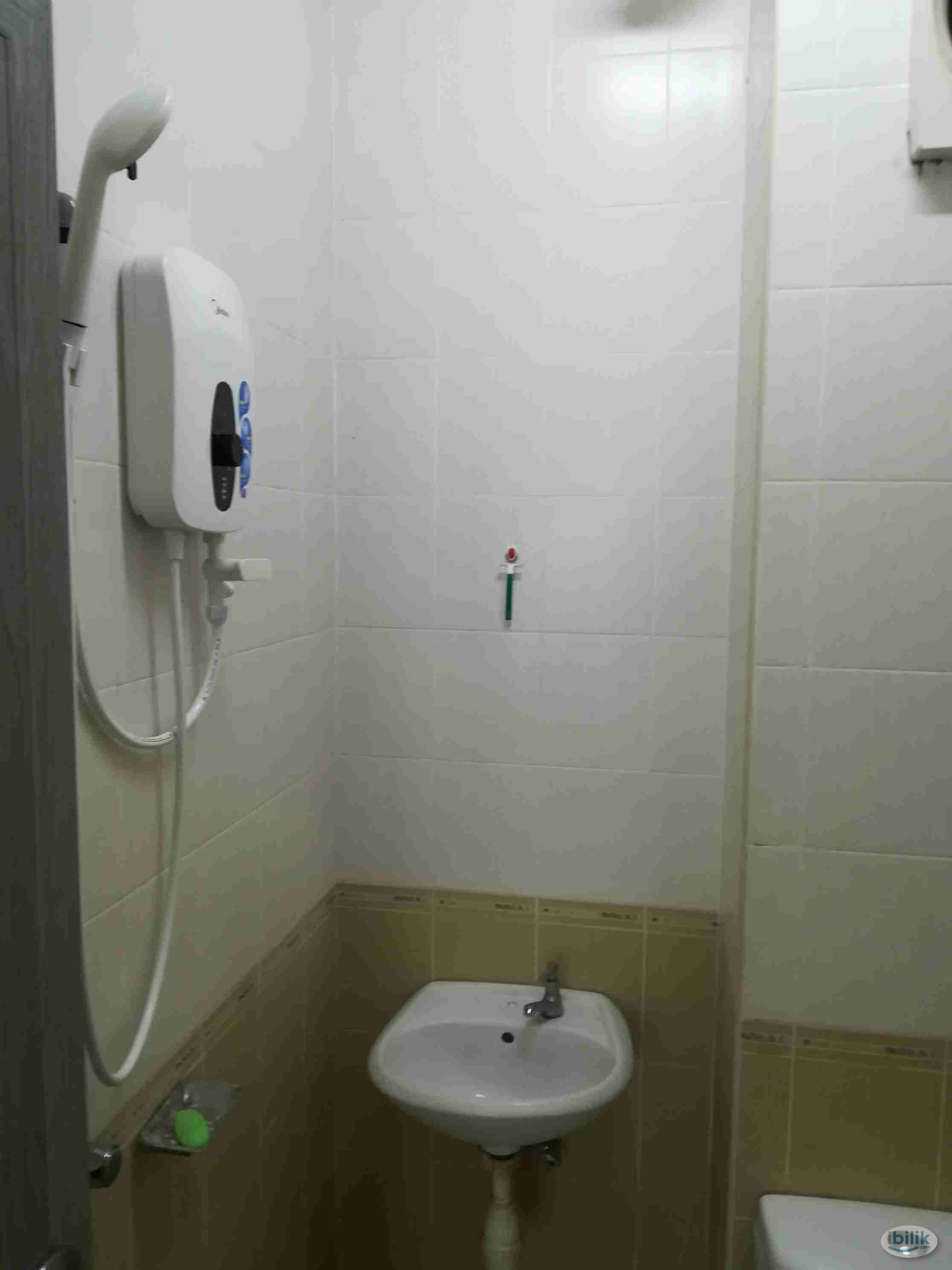 Middle Room at Cassia, Butterworth - Image 4