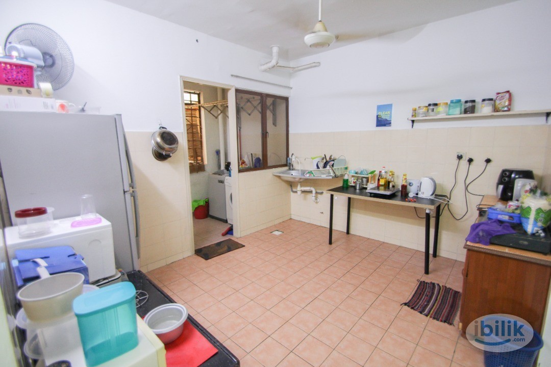 Master Room at Palm Spring, Kota Damansara - Image 1