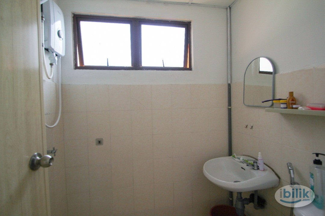 Master Room at Palm Spring, Kota Damansara - Image 5