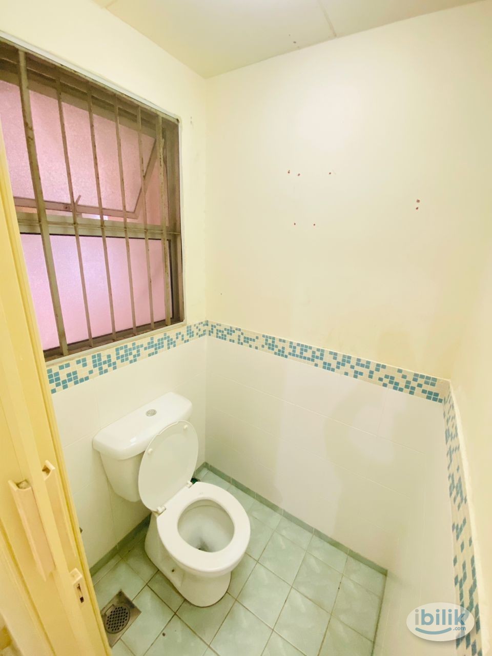 Seri Maya Middle Room Muslim Lady unit for rent, walking distance to LRT Setiawangsa - Image 3
