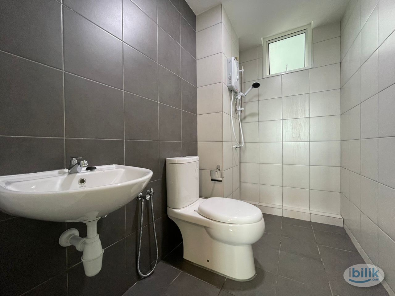 Single Room at Sungai Ara, Penang - Image 3