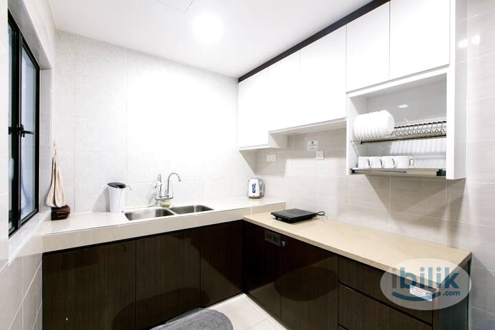 Free Parking Outside Condo, Middle Room, AC Fan - Image 4