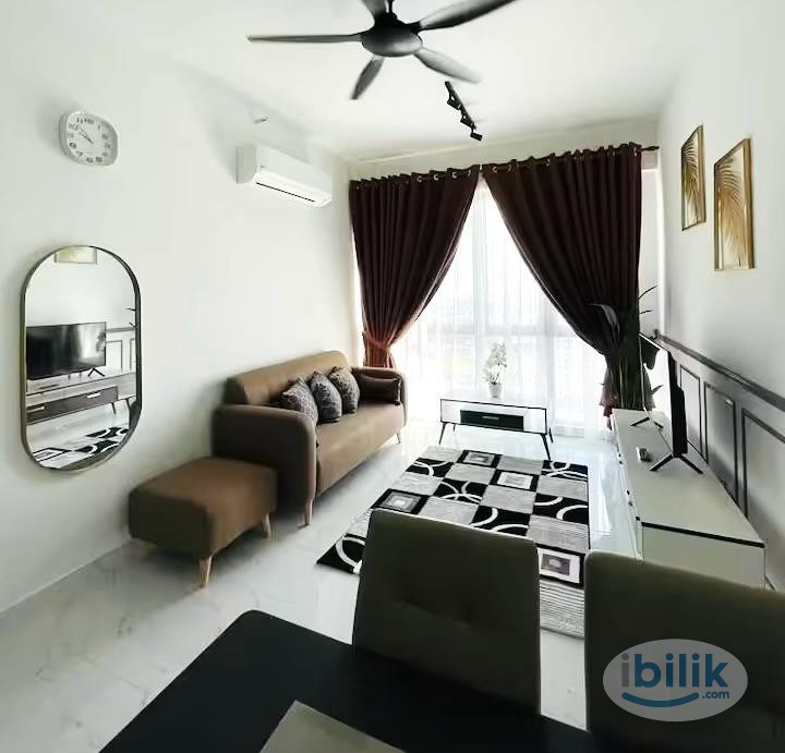 Free Parking Outside Condo, Middle Room, AC Fan - Image 3