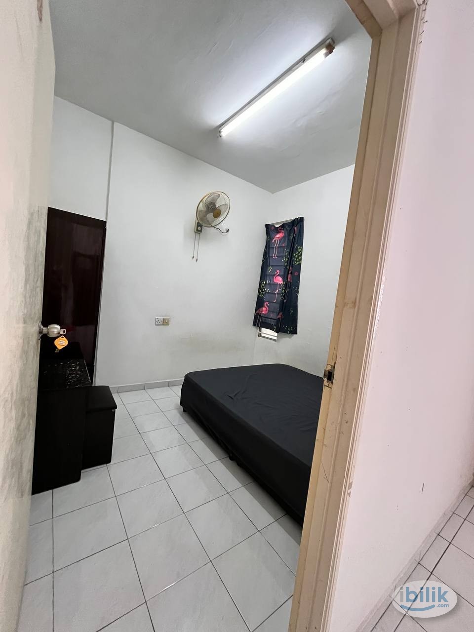 Middle Room at N-Park, Batu Uban - Image 2