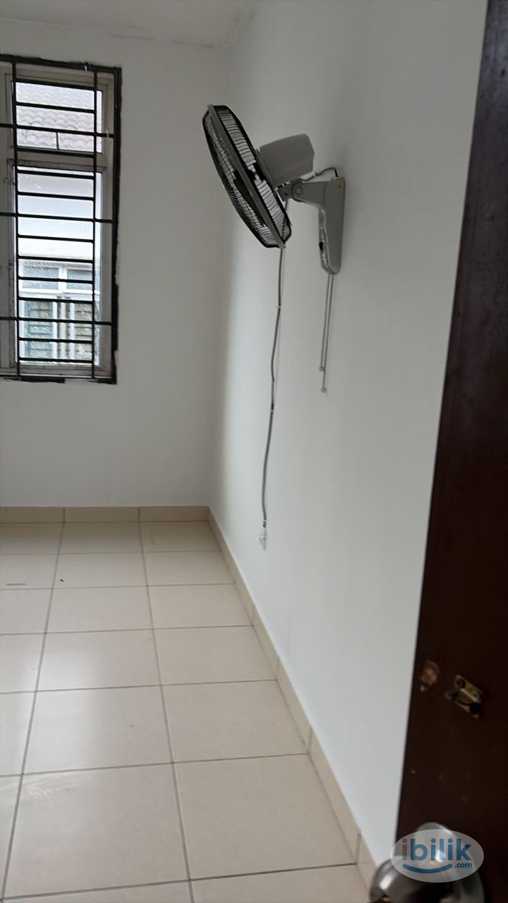 Room for rent in Taman Scientex Senai - Image 1