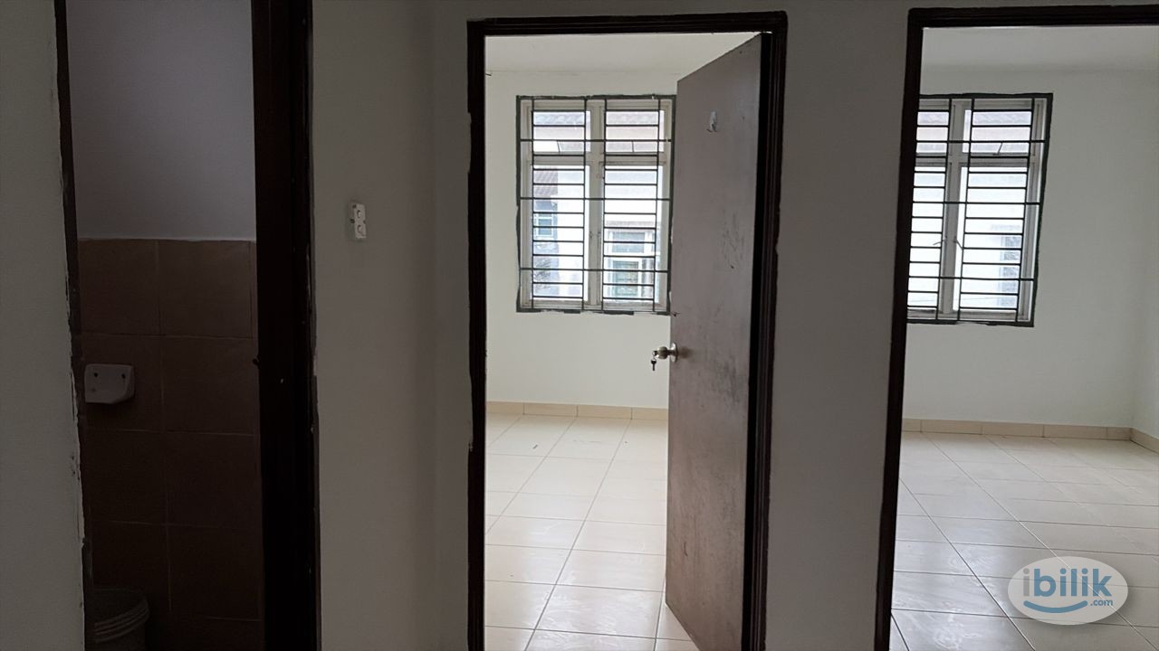 Room for rent in Taman Scientex Senai - Image 4