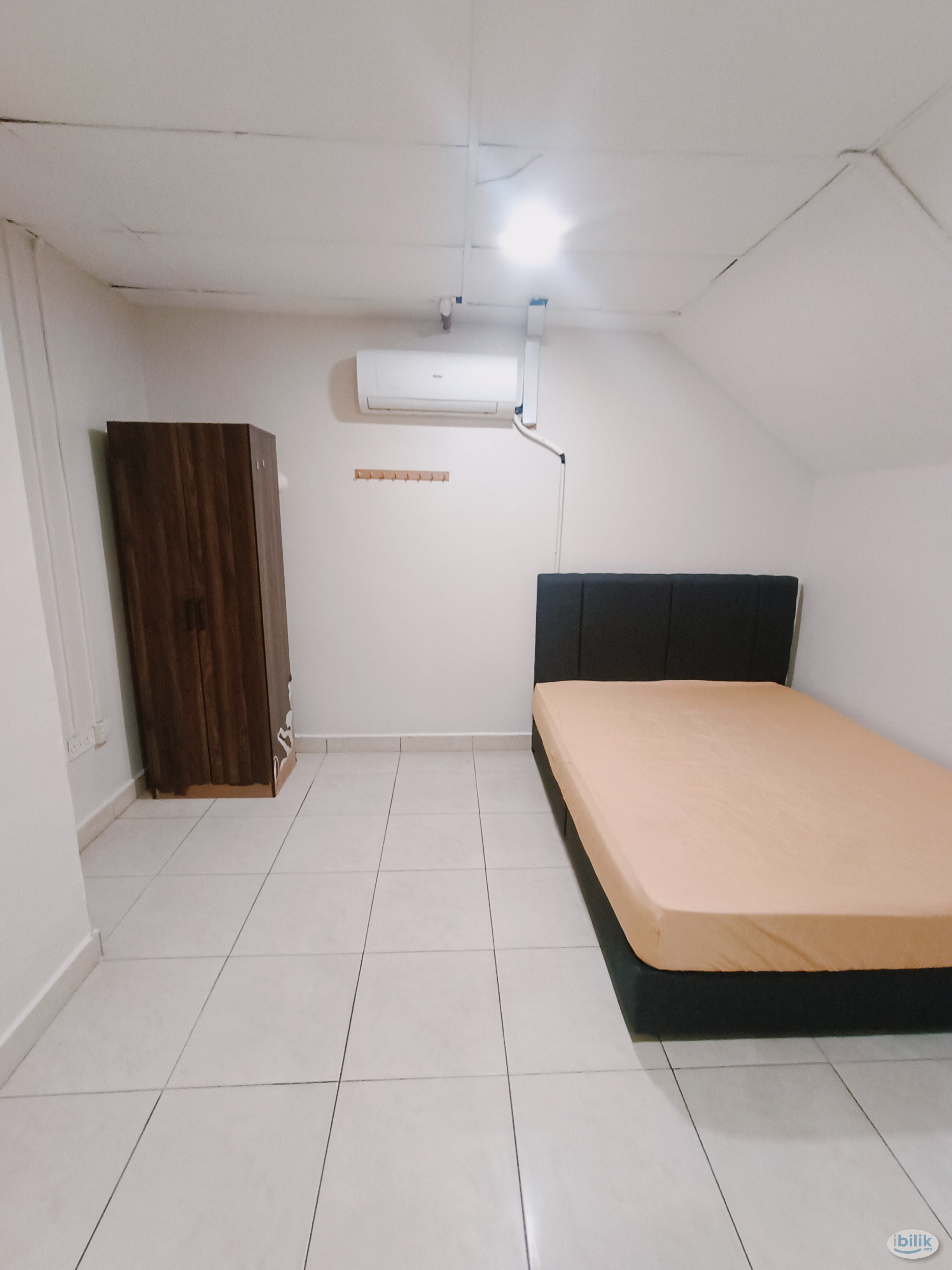 🏨 Hotel Style Room Zero Deposit Suria City 🚶 CIQ Nearby 🚀 Move In Now - Image 2