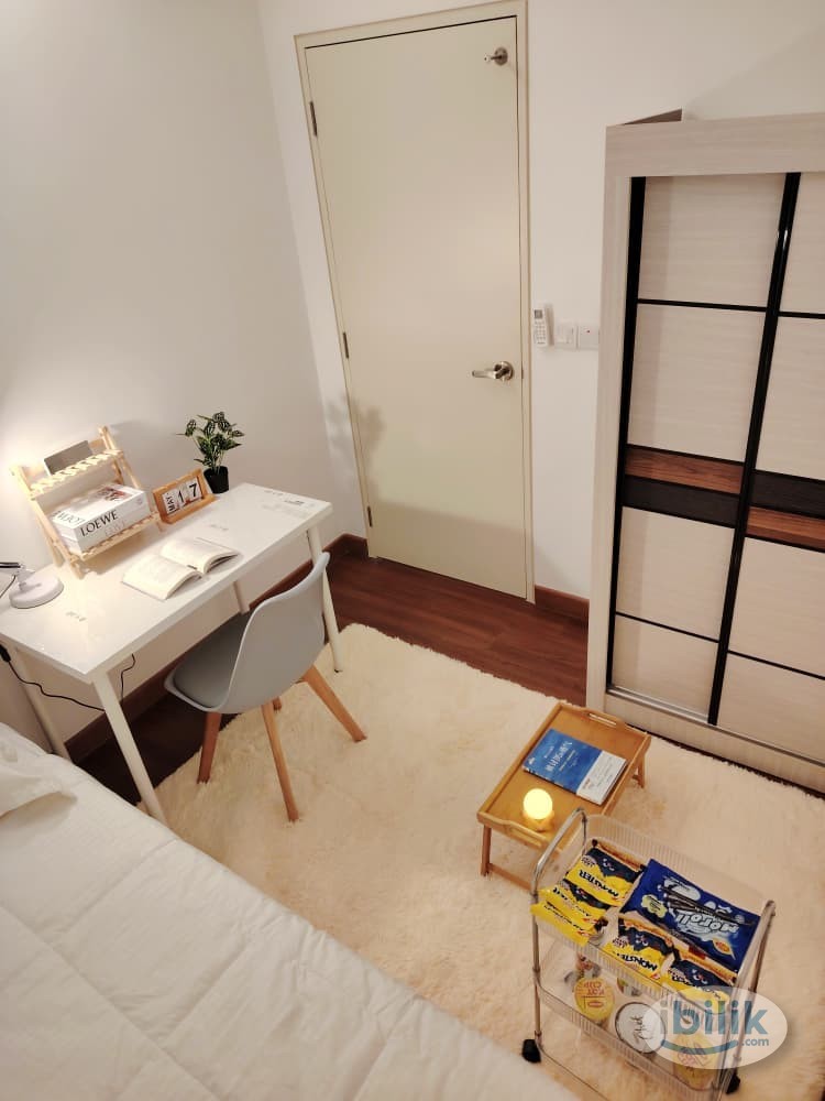 greenfield female small room - Image 3