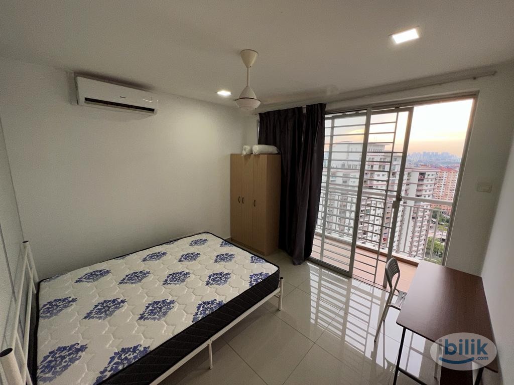 Middle Room at Suasana Lumayan, Bandar Sri Permaisuri - Image 1