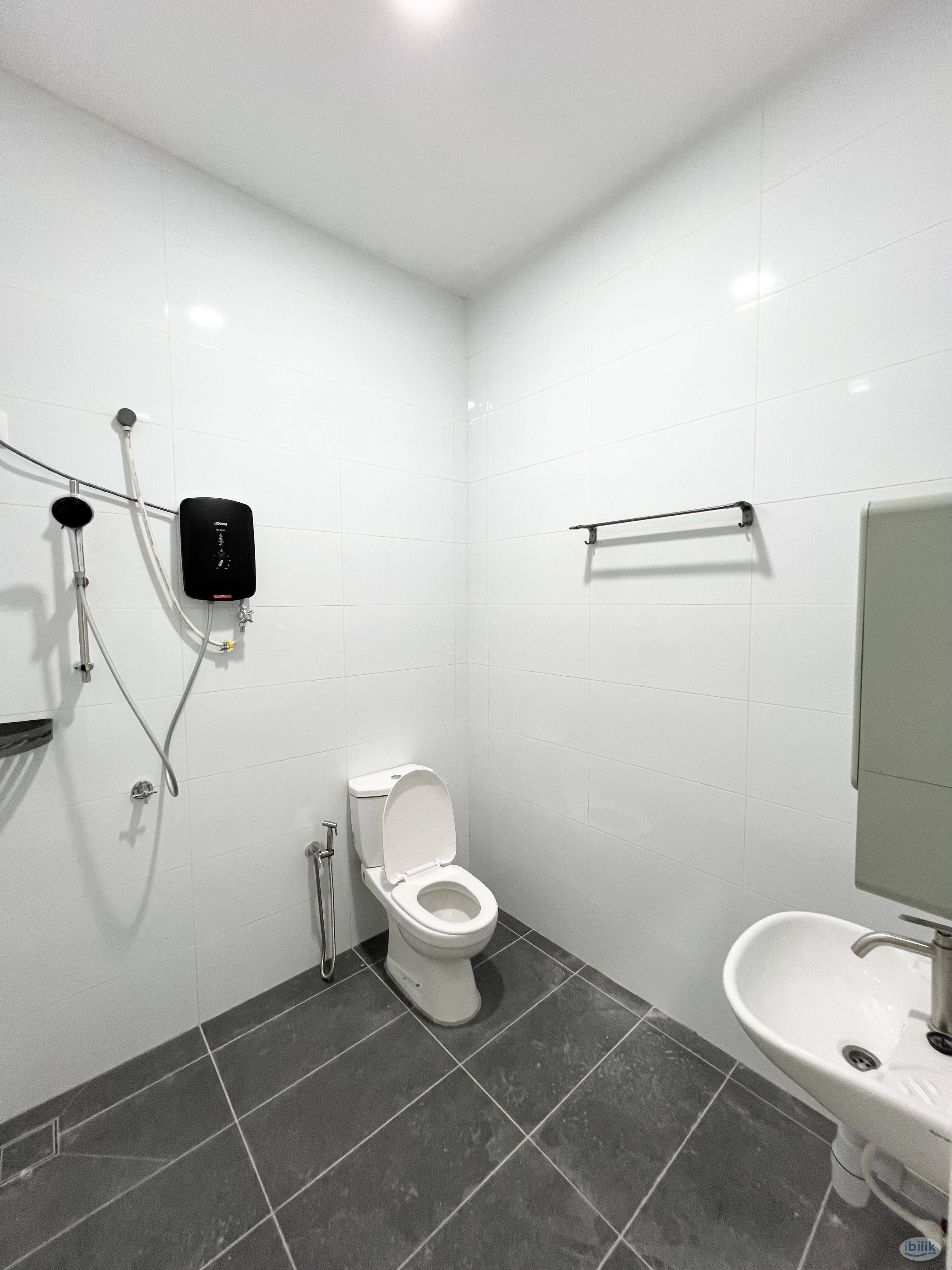 Middle Room at Bandar Tasek Mutiara, Penang(Mix Gender) - Image 5