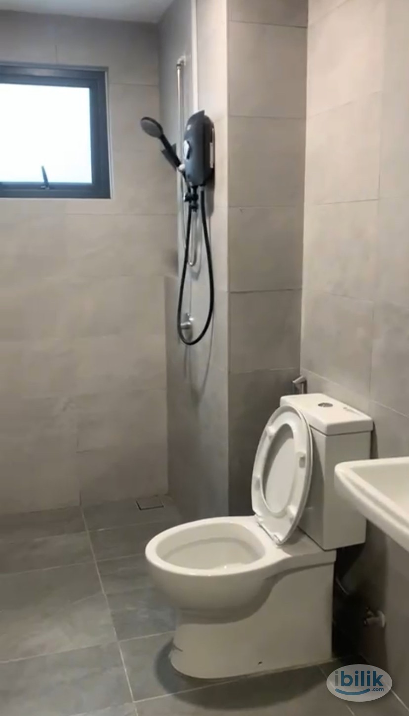 Master Room at UCSI Residence 2, Cheras - Image 3