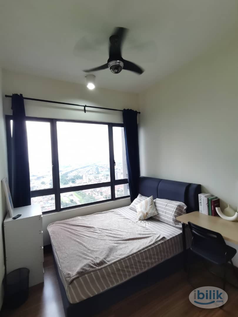 Middle Room at The Petalz, Old Klang Road - Image 1