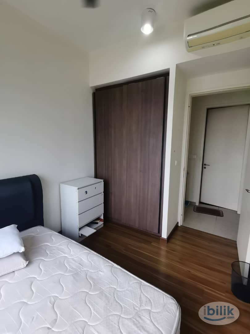 Middle Room at The Petalz, Old Klang Road - Image 2