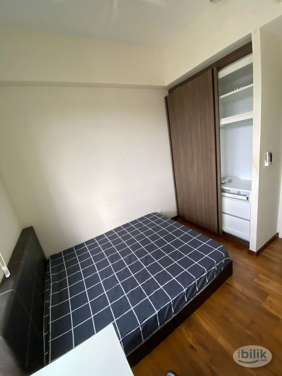 Middle Room at The Petalz, Old Klang Road - Image 2
