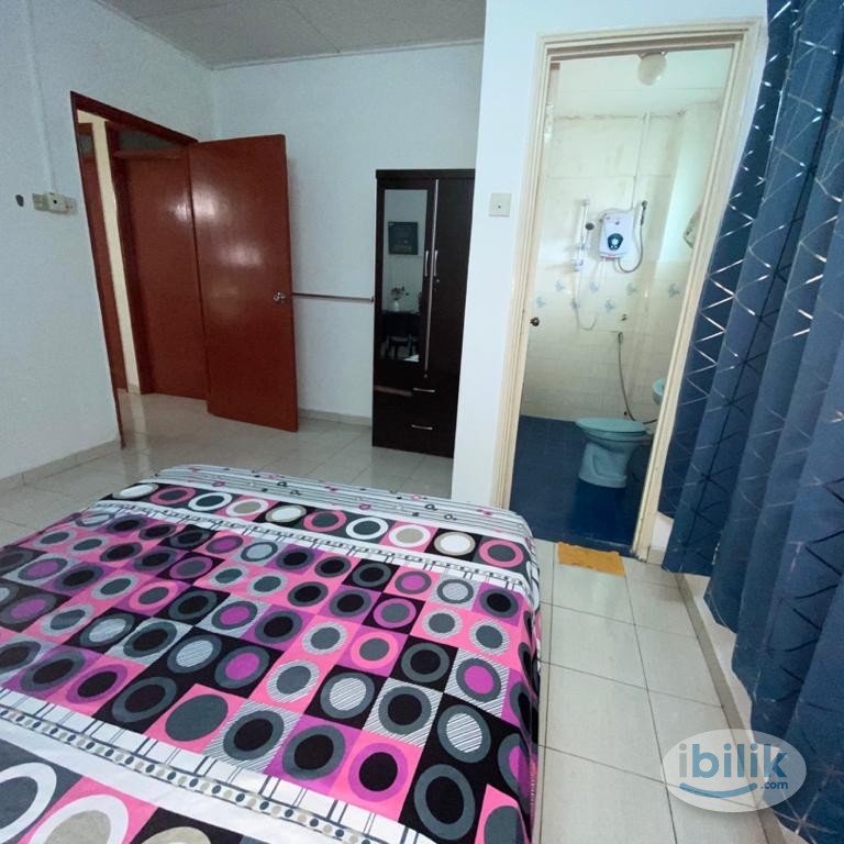 Middle Room at PJS 9, Bandar Sunway - Image 4