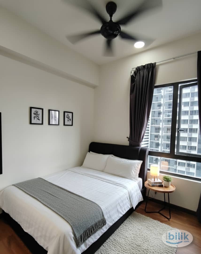 Middle Room at The Petalz, Old Klang Road - Image 1