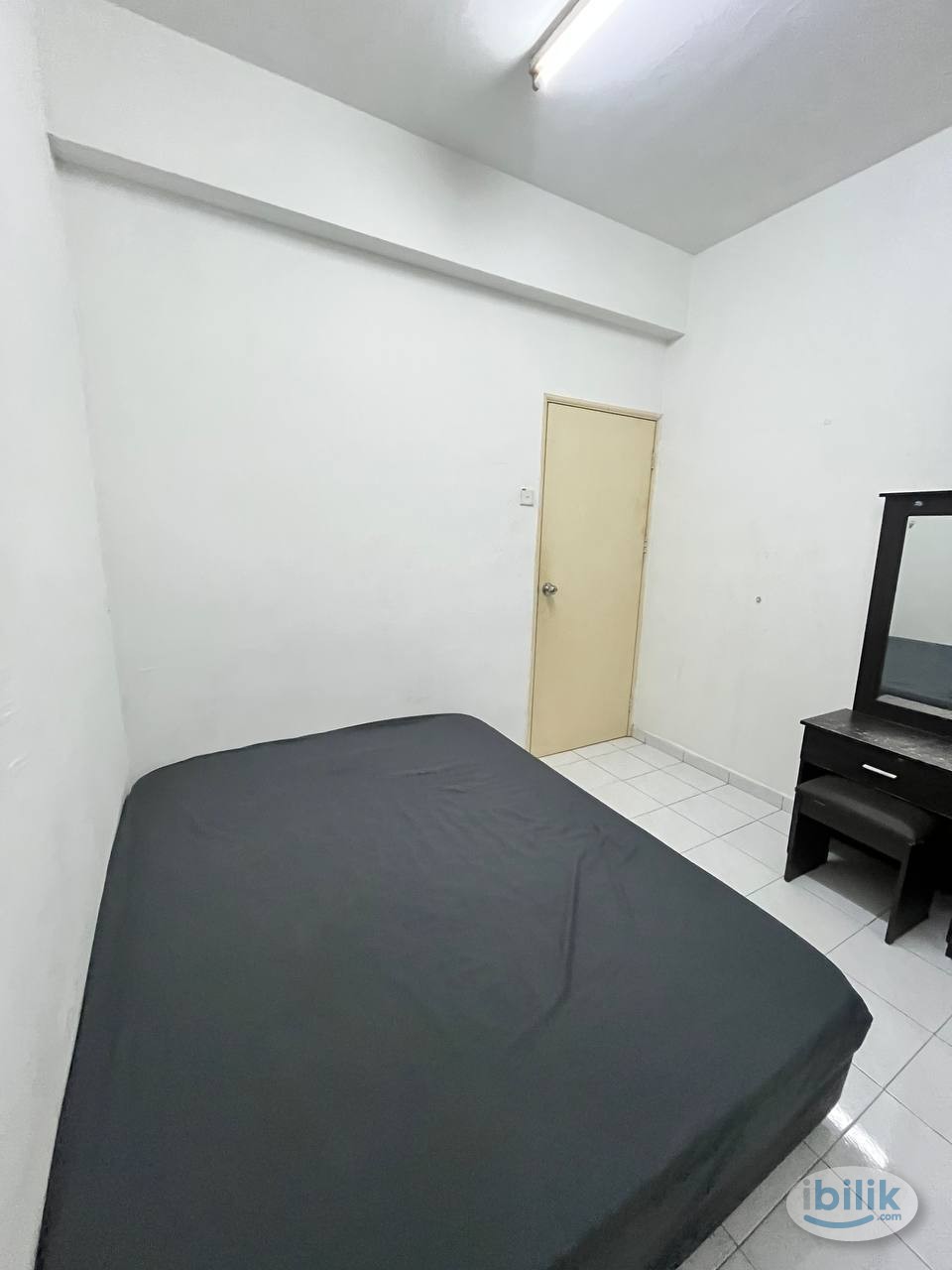 Middle Room at Taman Pekaka, Sungai Dua - Image 4