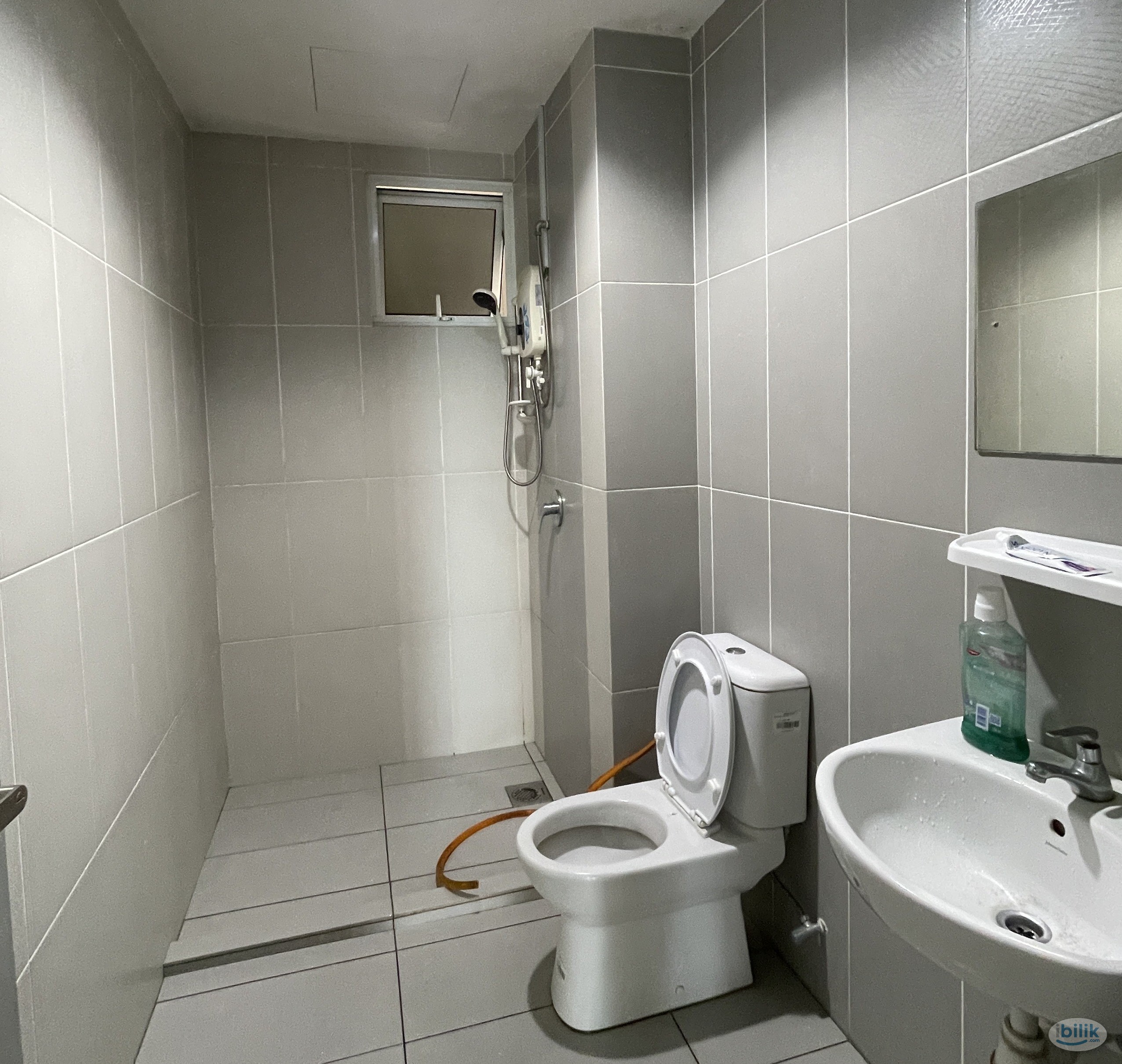 Single Room at Jambul Heights, Bukit Jambul - Image 4