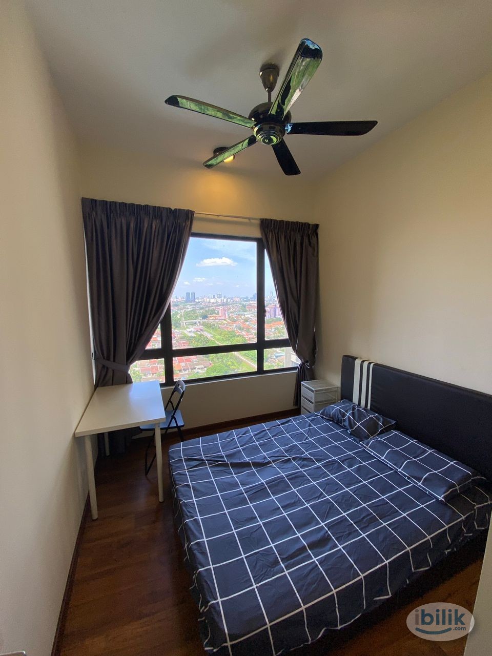 Middle Room at The Petalz, Old Klang Road - Image 1