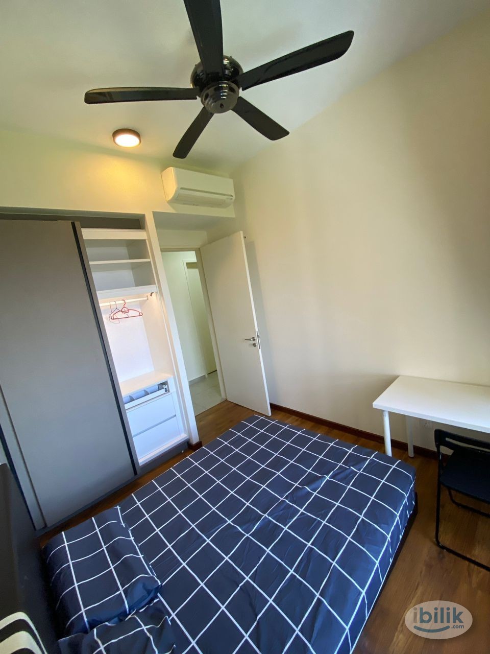 Middle Room at The Petalz, Old Klang Road - Image 2