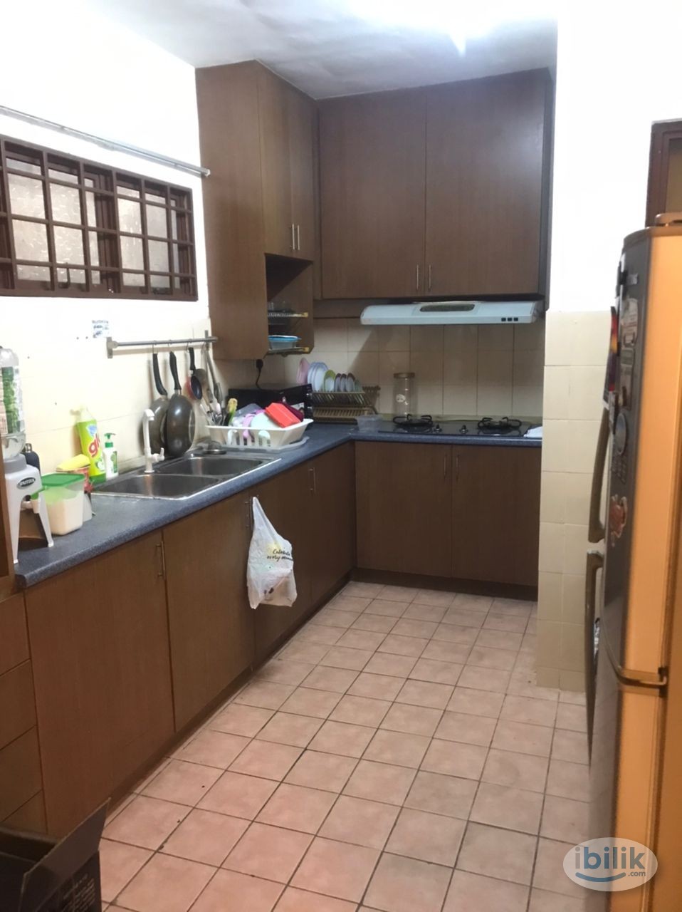 Middle Room for Rent – Palm Spring Condo, Kota Damansara (Female Only) - Image 4