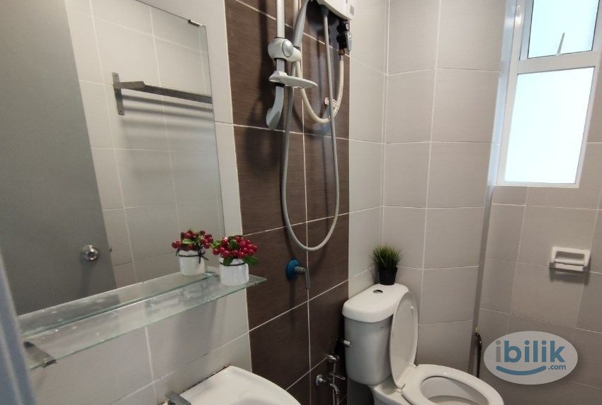 Master Room at M3 Residency, Taman Melati - Image 5
