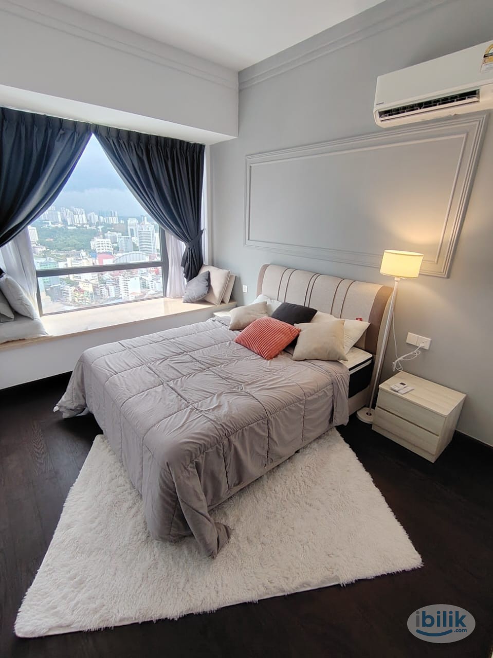 QUEEN BEDROOM FOR RENT @ R&F PHASE 2 | WALKING DISTANCE CIQ - Image 1