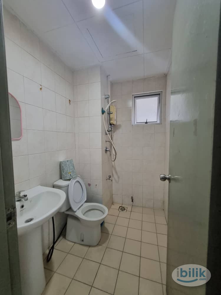 Master Room at Millennium Square, Petaling Jaya - Image 2