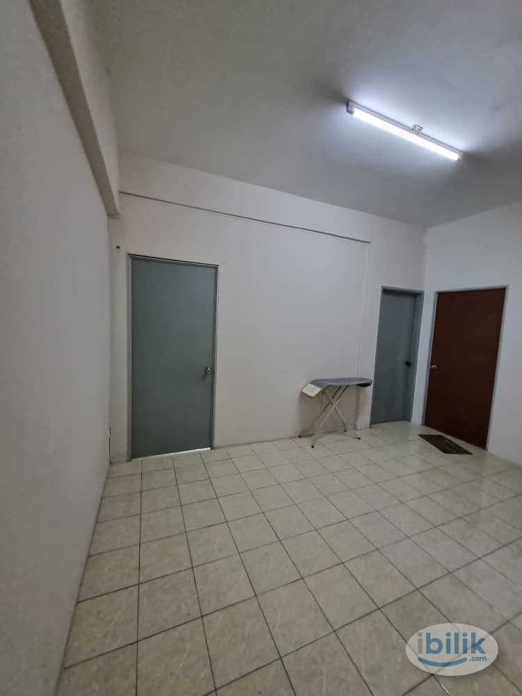 Master Room at Millennium Square, Petaling Jaya - Image 4