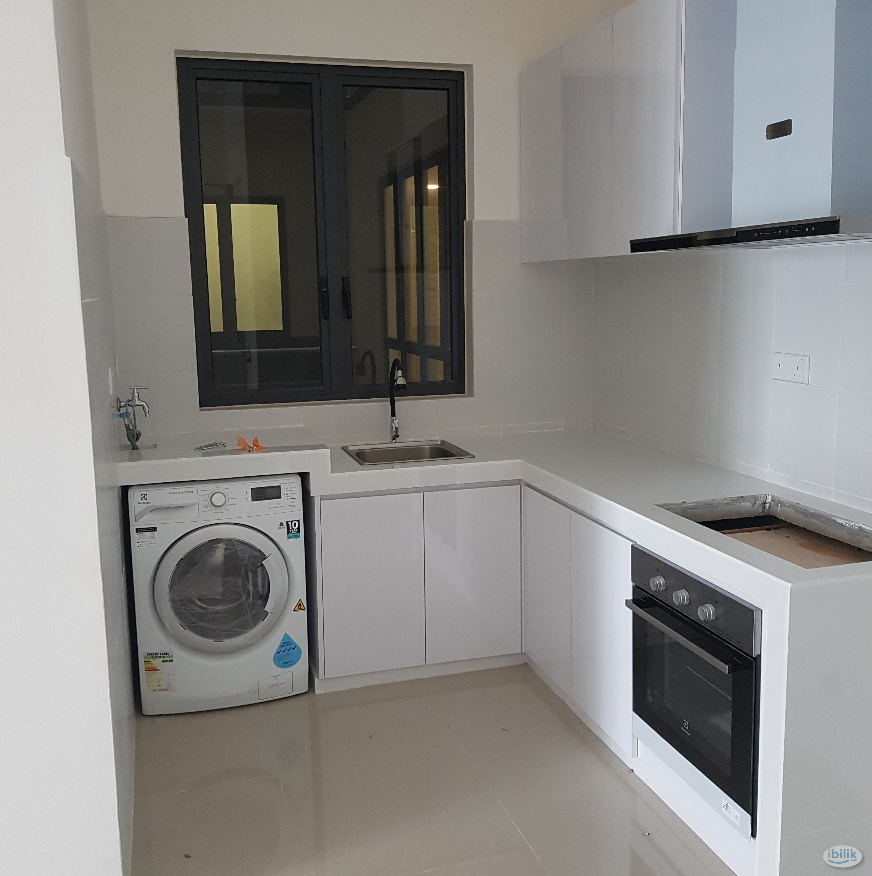 MIDDLE ROOM @ SOUTH VIEW SERVICED APARTMENTS - Image 2