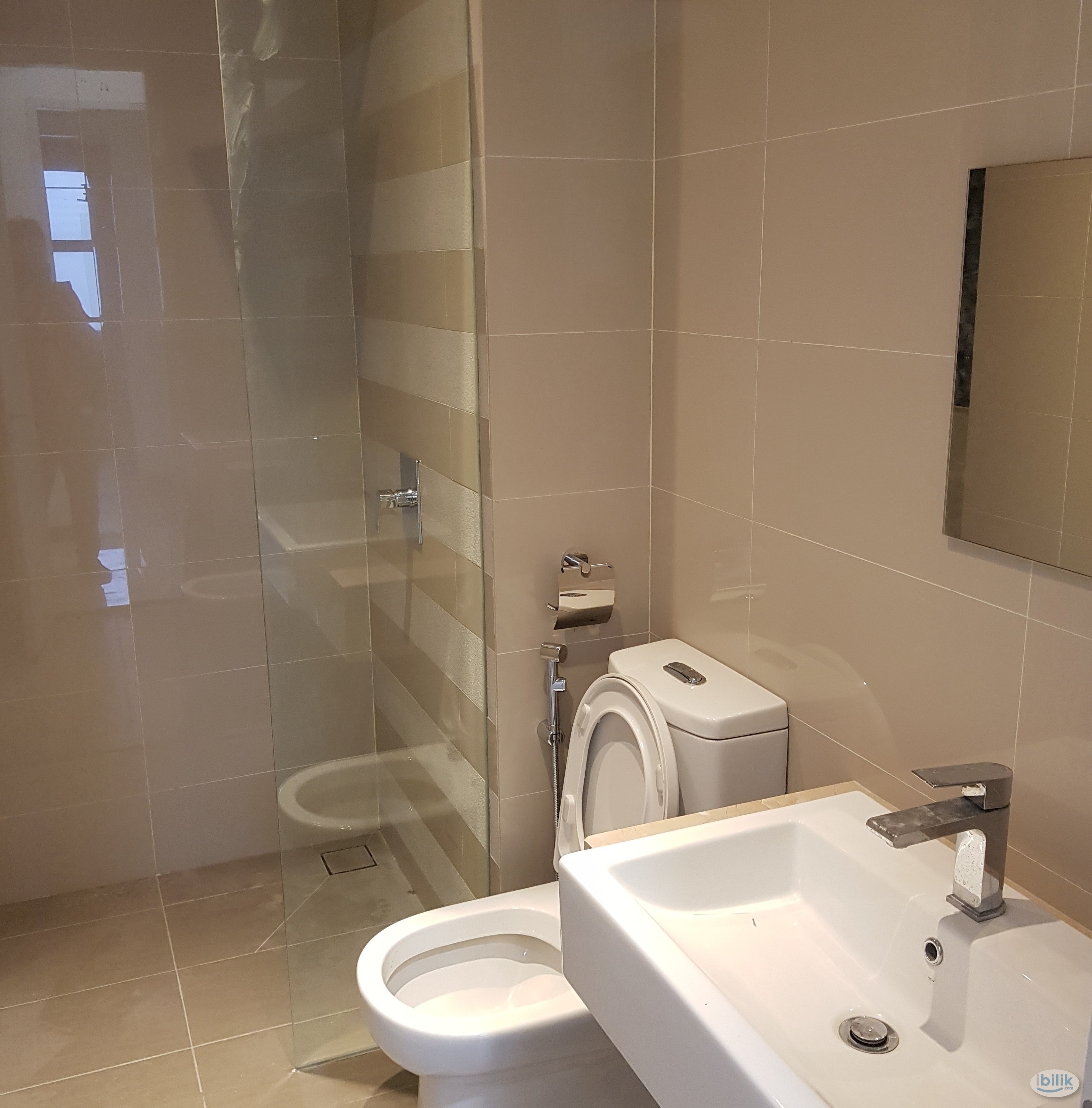 MIDDLE ROOM @ SOUTH VIEW SERVICED APARTMENTS - Image 3