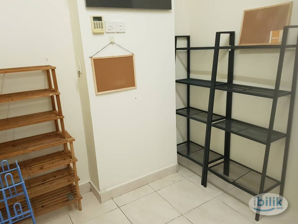 Master Room at Endah Puri, Sri Petaling - Image 4