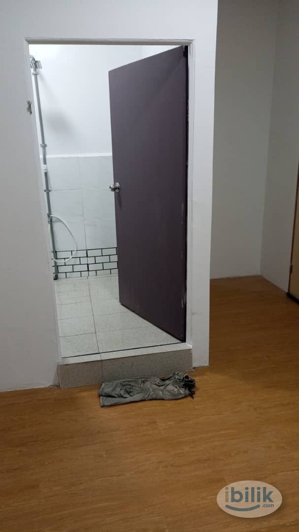 Shophouse room for rent - Image 2