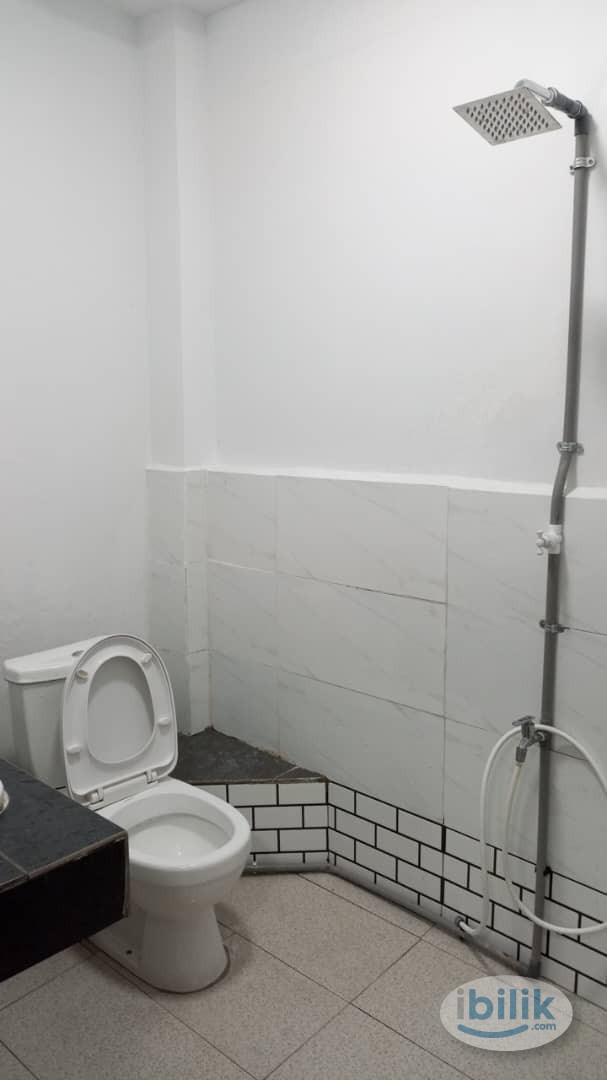 Shophouse room for rent - Image 3