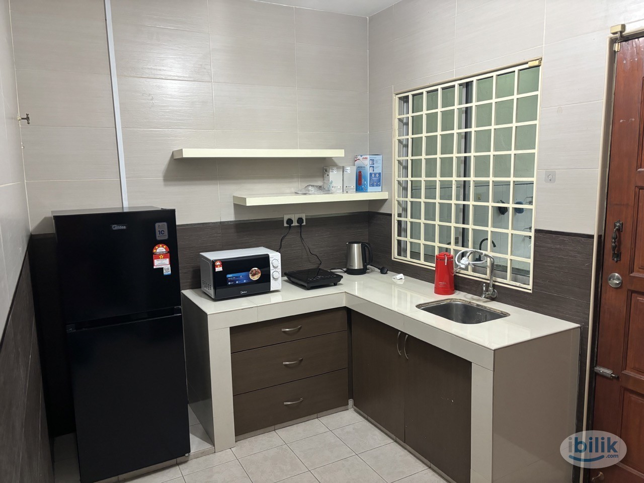 Premium ⭐️ Medium Room Fully Furnished @ USJ 2, Special Promotion, Aircond Wardrobe Table Chair Mattress - Image 3