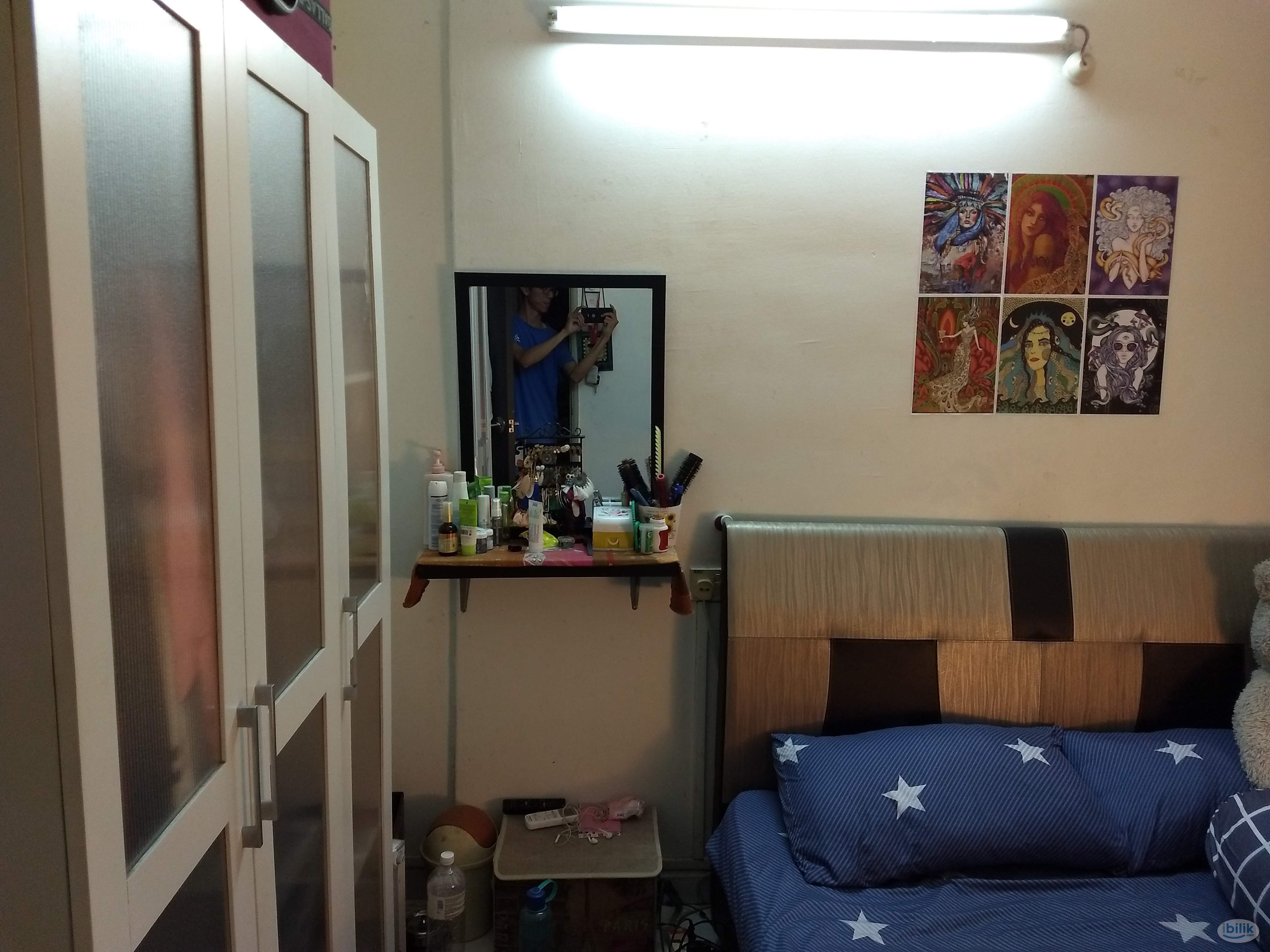 Npark Furnished Aircond Middle room included utilities share bathroom MIX GENDER - Image 2