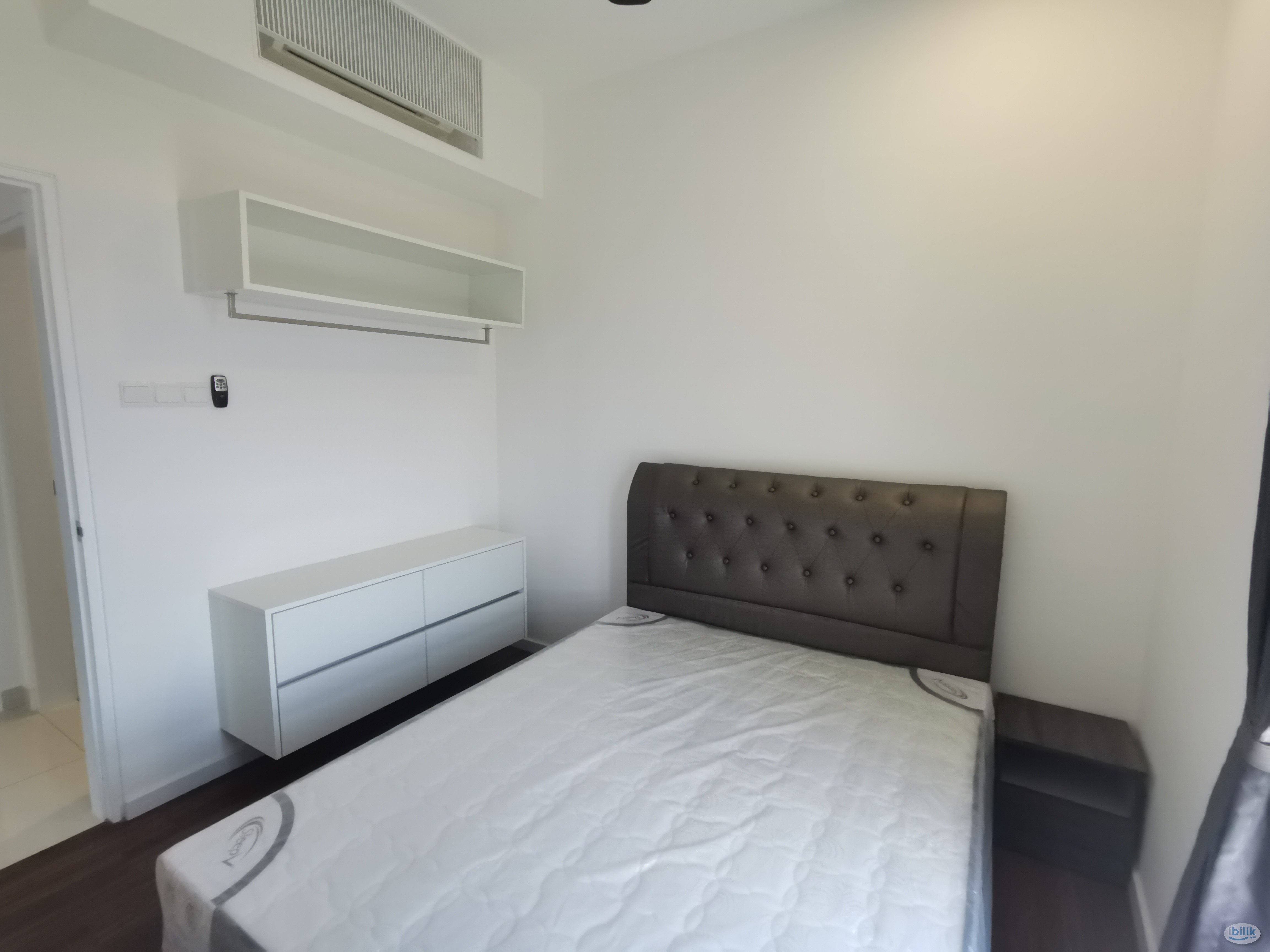 Vertu Resort Condo Aircond middle room include utilities share bathroom MIX GENDER - Image 2