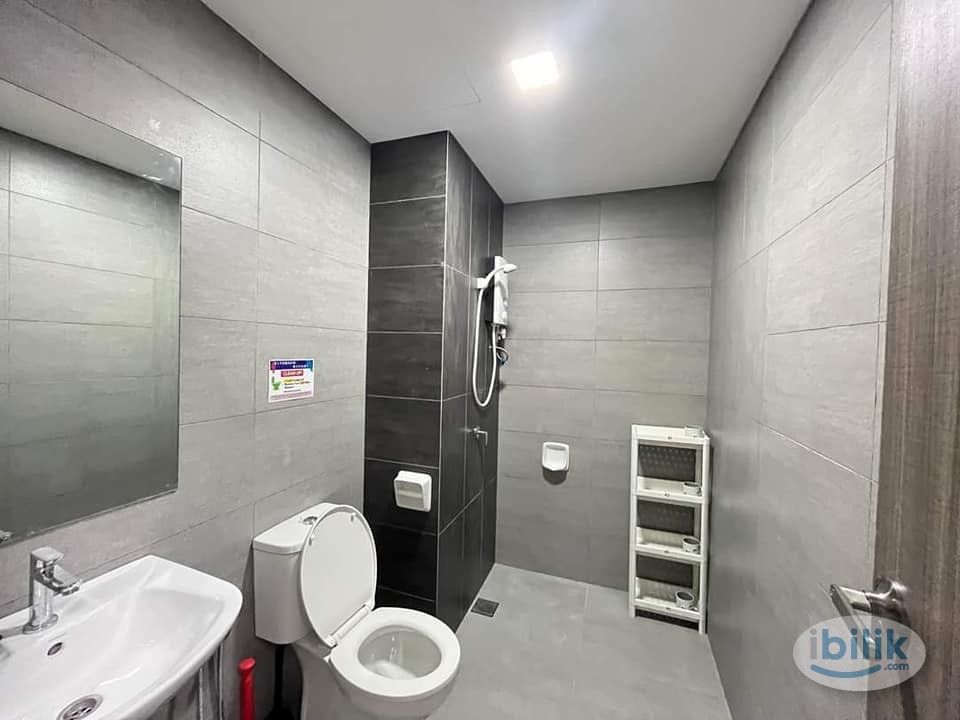 Master Room at Nadayu 801 @ Subang Murni, Shah Alam - Image 4